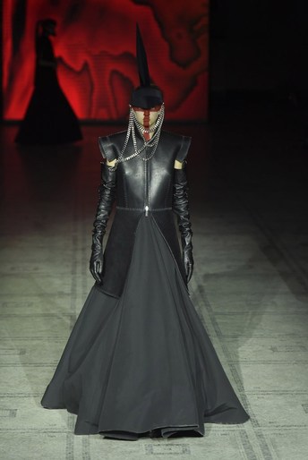 Gareth Pugh RTW Fall 2015 | 1