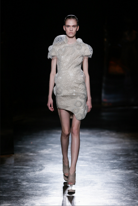 Iris Van Herpen Fall Winter 2016 | 1