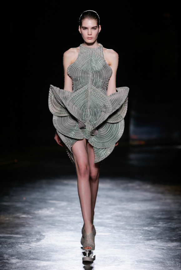Iris Van Herpen Fall Winter 2016 | 5