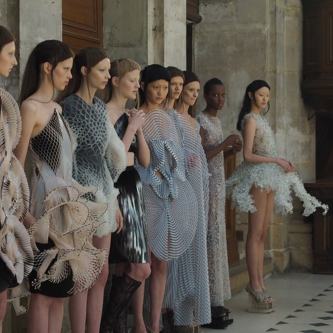  | Haute Couture: Fall 2016 | Iris Van Herpen. | 13
