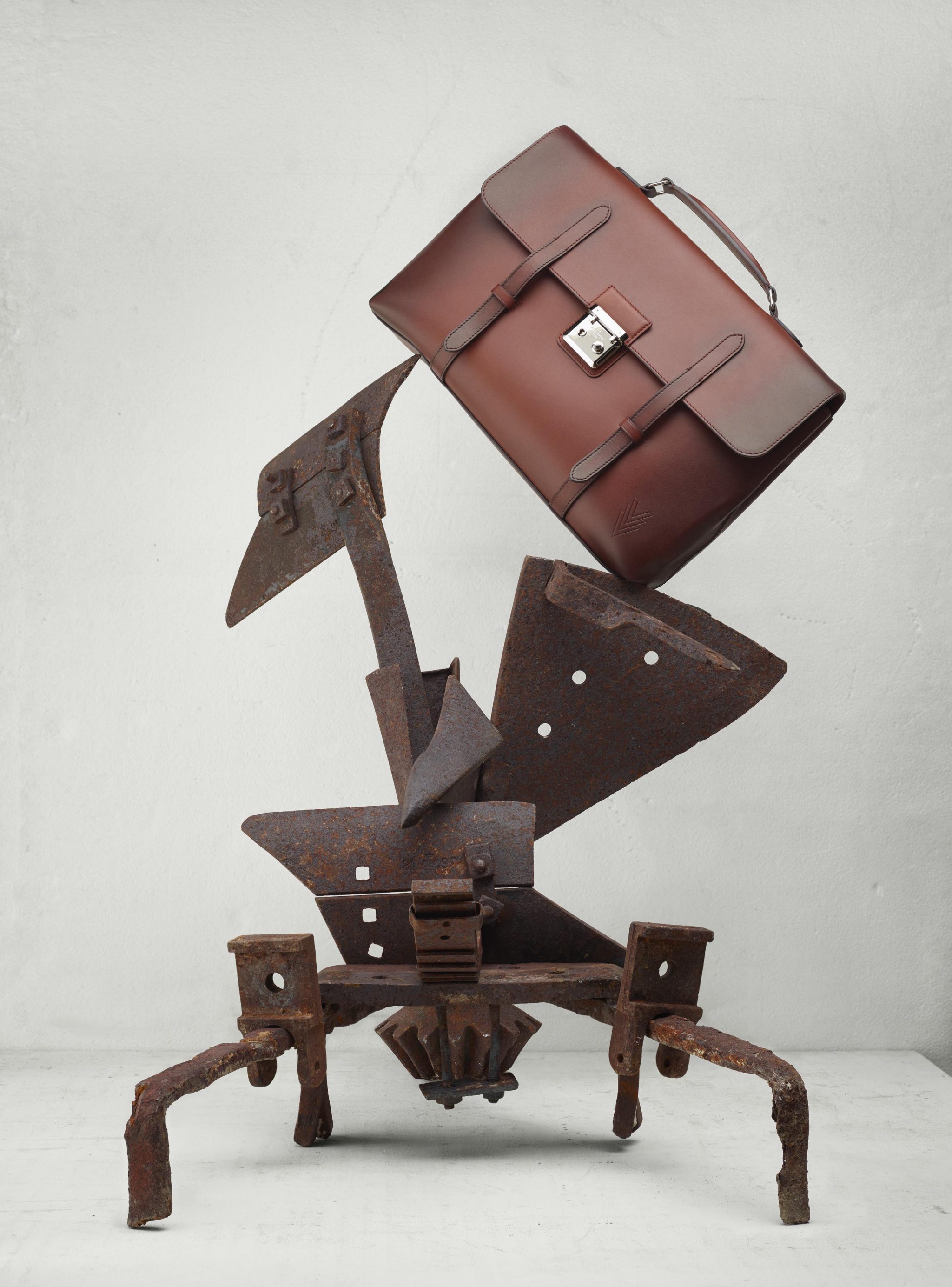  | L'Officiel Hommes III | 8