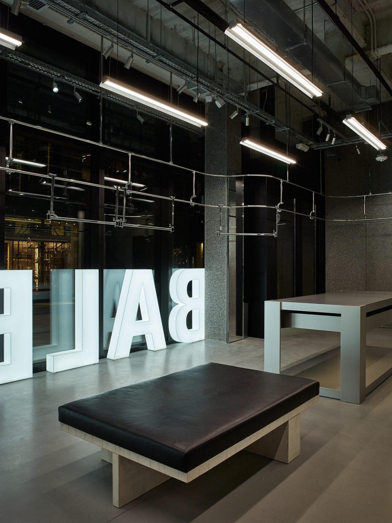 Francois Halard Photographs Balanciaga’s New Store in Miami Arts District | 4