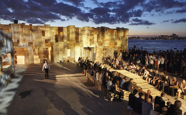 Givenchy x John Torres - Givenchy-spring-2016-runway-show-new-york-city-870x540