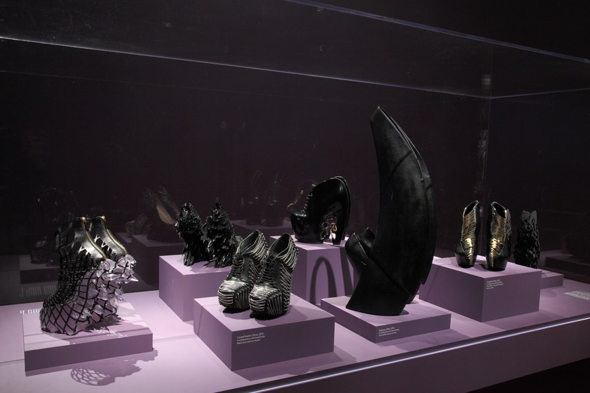 Installation 'Transforming Fashion'