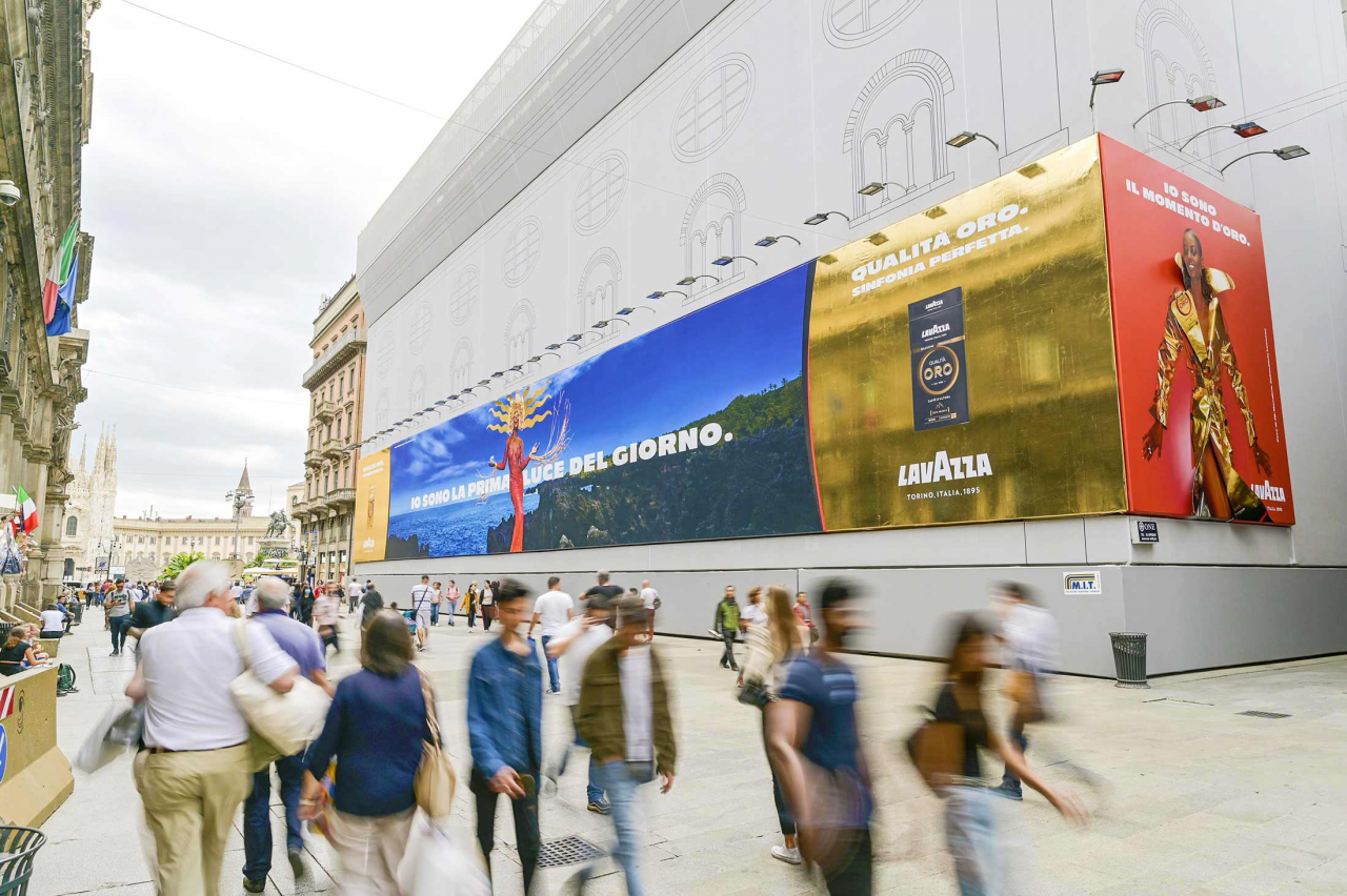 Lavazza campaign activation, Duomo, Milan - LAVAZZA-MI-PIAZZA-DEI-MERCANTI-01.10.2019-13