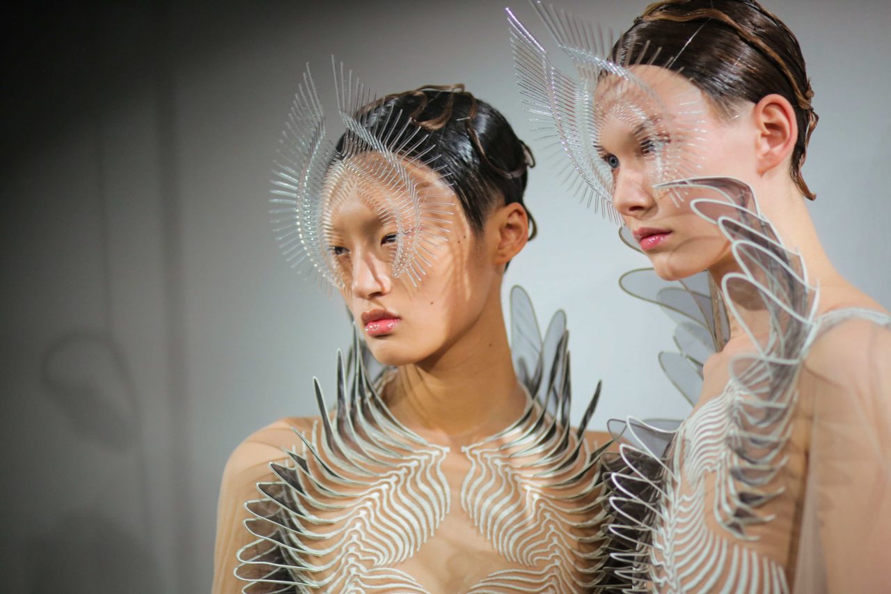 BACKSTAGE AT IRIS VAN HERPEN SPRING 2020 HAUTE COUTURE | 6