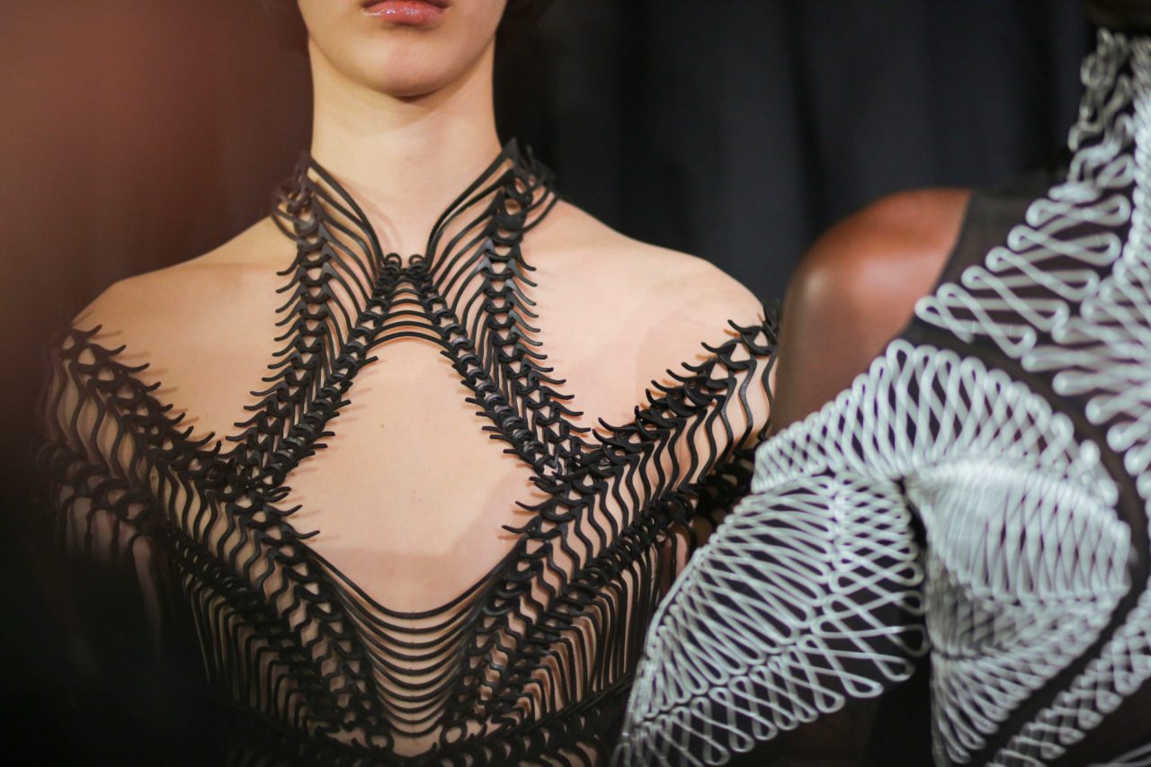 BACKSTAGE AT IRIS VAN HERPEN SPRING 2020 HAUTE COUTURE | 7