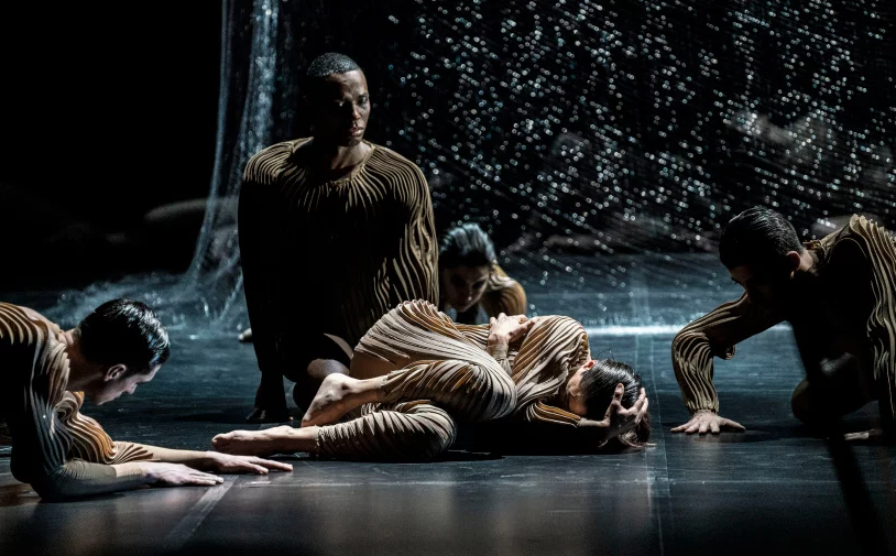 studio drift’s ‘EGO’ is a handwoven object capable of changing shape and state | 3