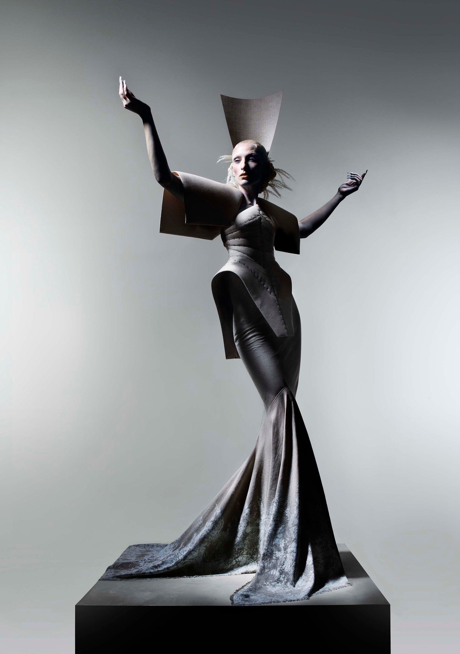 GARETH PUGH サンプル品 変形トップス Gareth Pugh - Introspective Second version — Creative Exchange Agency