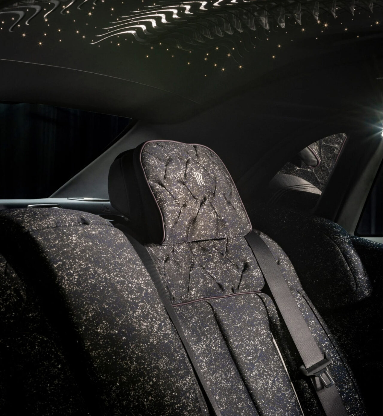 Iris van Herpen gives Rolls-Royce Phantom an “ethereal” redesign | 4
