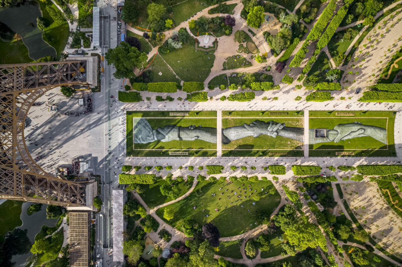 Beyond Walls, Step 1: Paris
