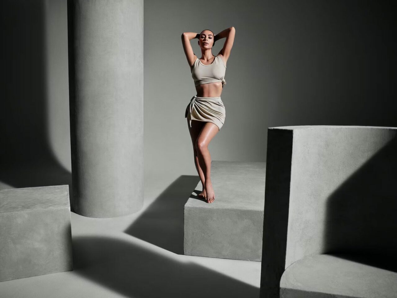 780971f7-09a8-4df2-96ee-0851c1791299_SKKN+KKS_2022_KIM_KARDASHIAN_RGB_JPEG_144+DPI_14L