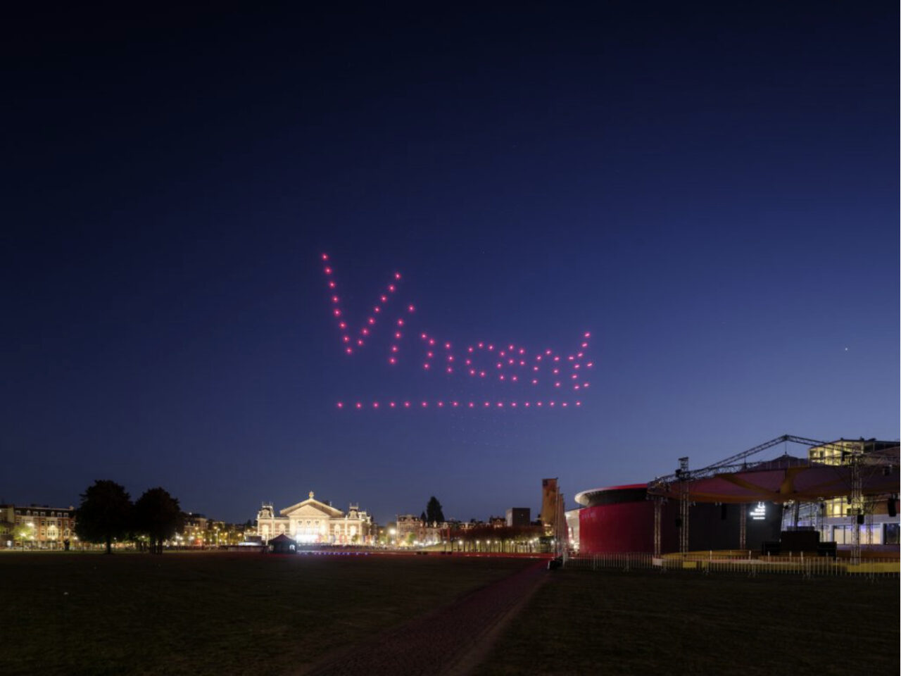 Art Industry News: A Fleet of Illuminated Drones Paid Tribute to Van Gogh&rsquo;s Starry Night + Other Stories | 1