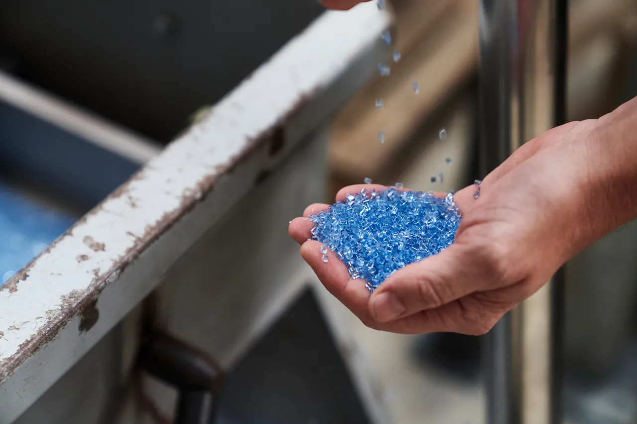 Patricia Urquiola and Kvadrat create the world&rsquo;s first upholstery textile made of 100% ocean-bound plastic | 5