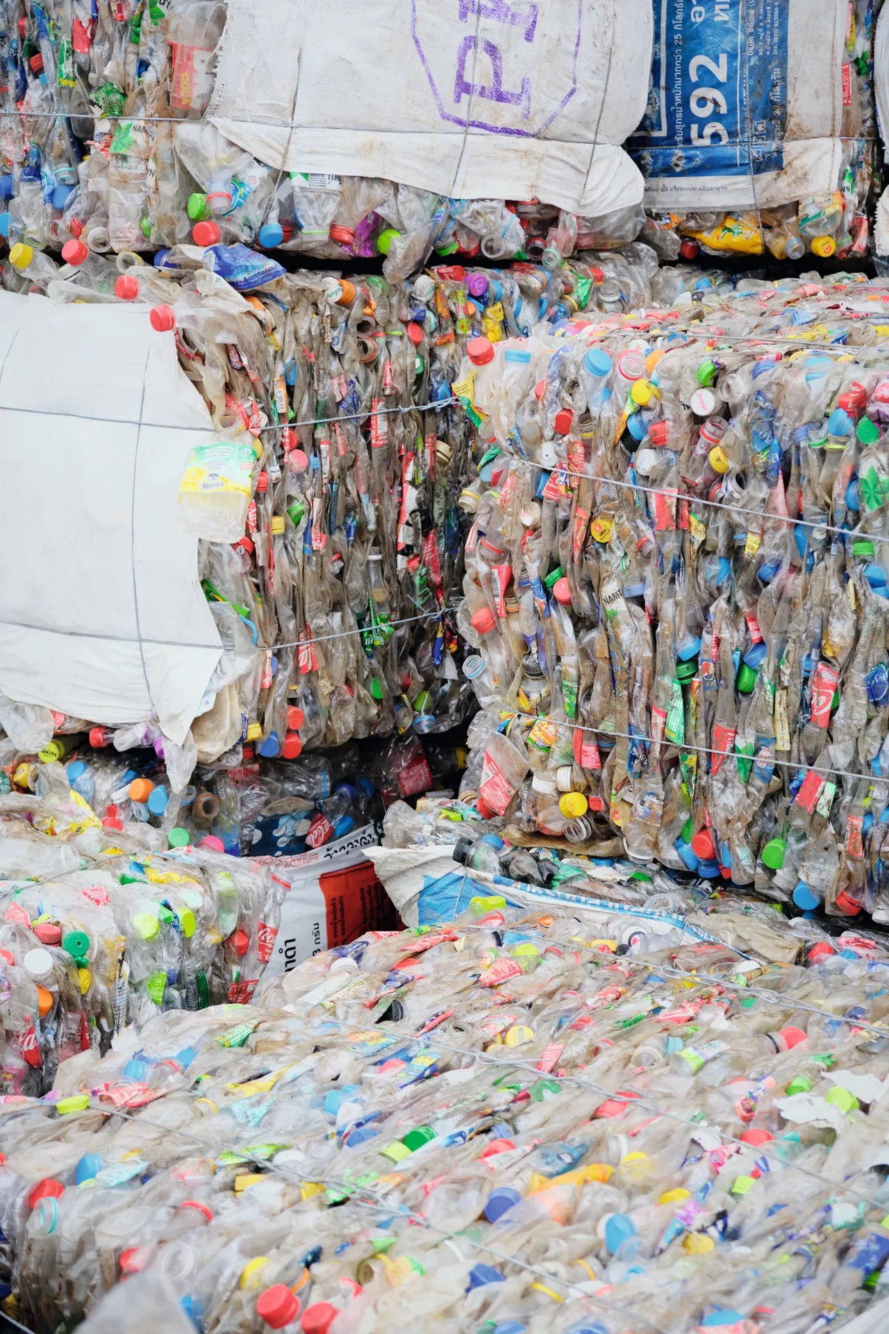 Patricia Urquiola and Kvadrat create the world&rsquo;s first upholstery textile made of 100% ocean-bound plastic | 3