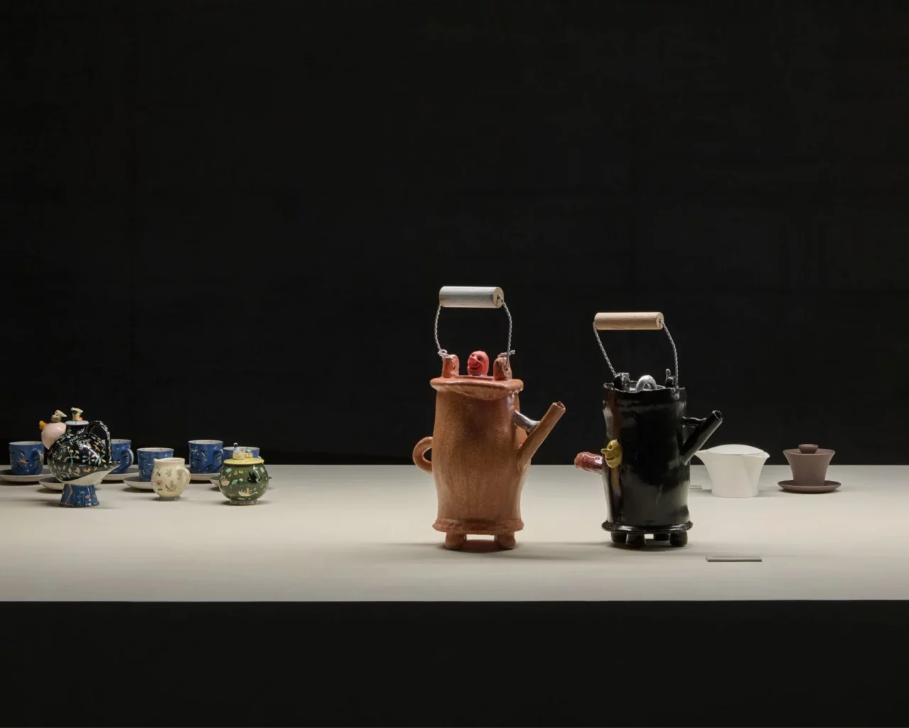 David Chipperfield and Patricia Urquiola create sculptural teapots for Loewe | 8