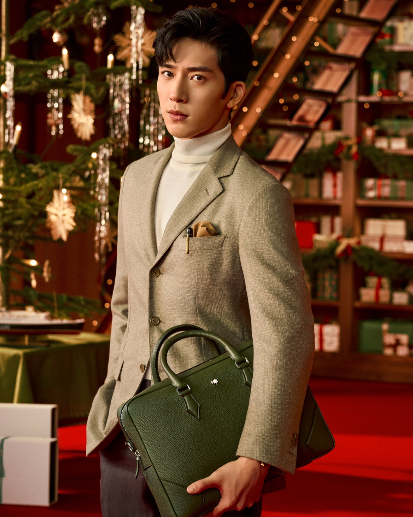 David Bradshaw | Montblanc: Holiday 2025 | 3