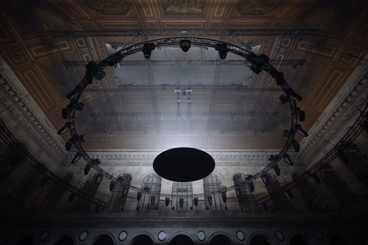 Matières Fécales, The One Percent > SET AND LIGHT DESIGN