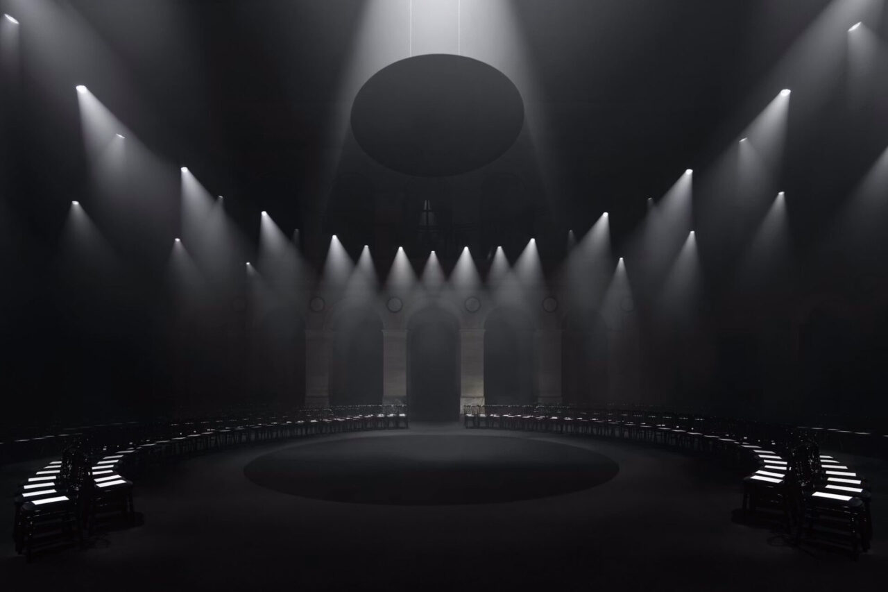 Matières Fécales, The One Percent > SET AND LIGHT DESIGN