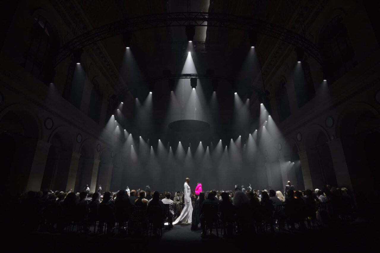 Matières Fécales, The One Percent > SET AND LIGHT DESIGN