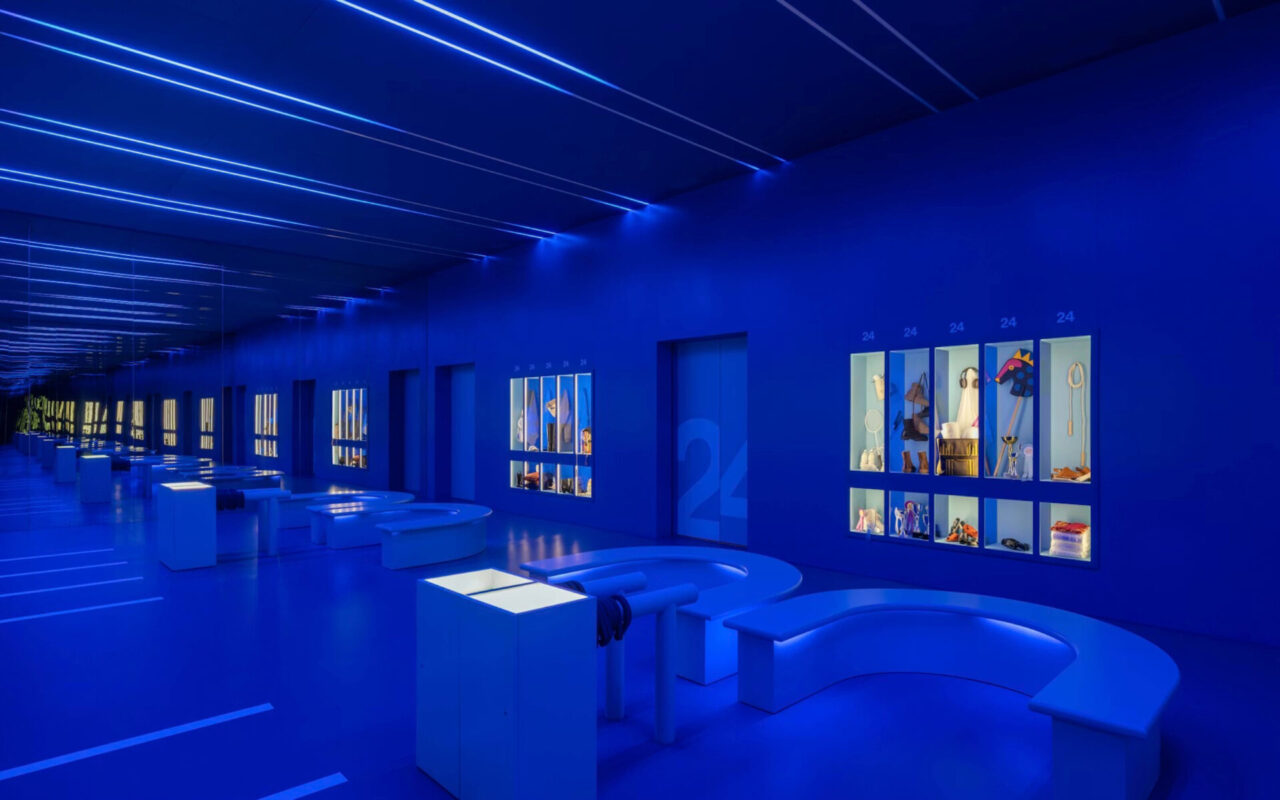 Hermes, Mystery at the Grooms > LIGHT DESIGN