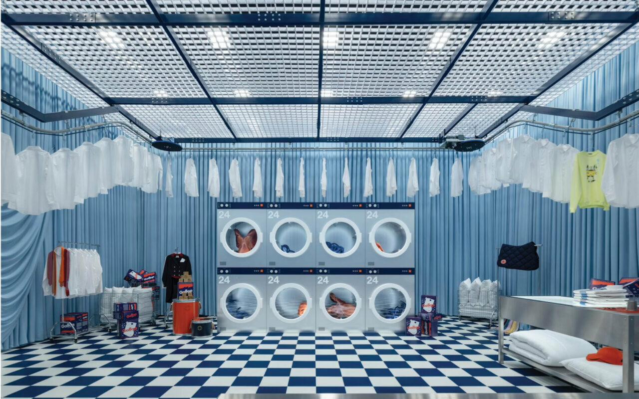 Hermes, Mystery at the Grooms > LIGHT DESIGN