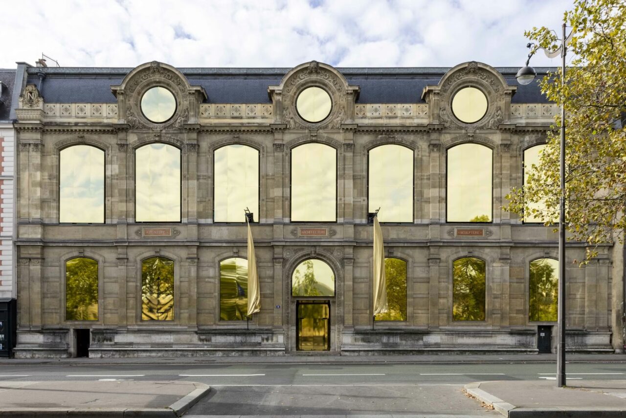 Dior J'adore > LIGHT DESIGN