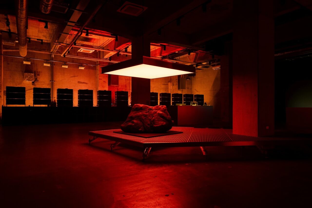 Audemars Piguet x 1017 ALYX 9SM > SET AND LIGHT DESIGN - audemarspiguet_byrobwalbers_007lamodeenimages