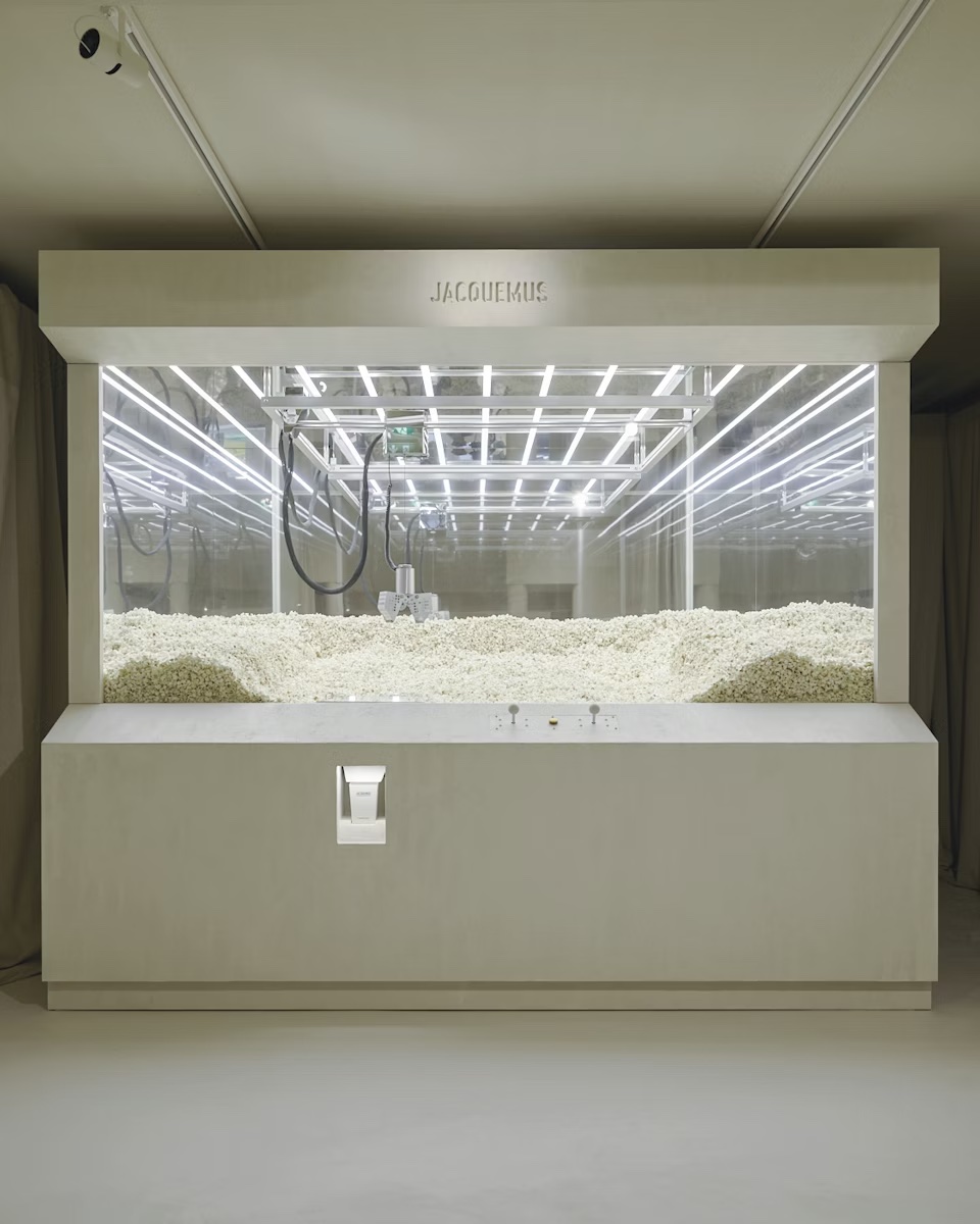 Jacquemus, Paris Flagship Store > SET AND LIGHT DESIGN - 22_09_26-matiere-noire_jaquemus_vf0279