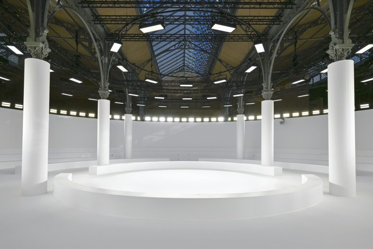Courrèges Spring/Summer 2026 > SCENOGRAPHY AND LIGHT DESIGN
