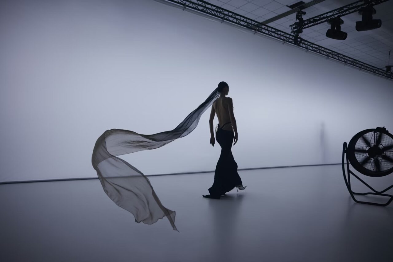 Mugler Spring/Summer 2024 > SET AND LIGHT DESIGN