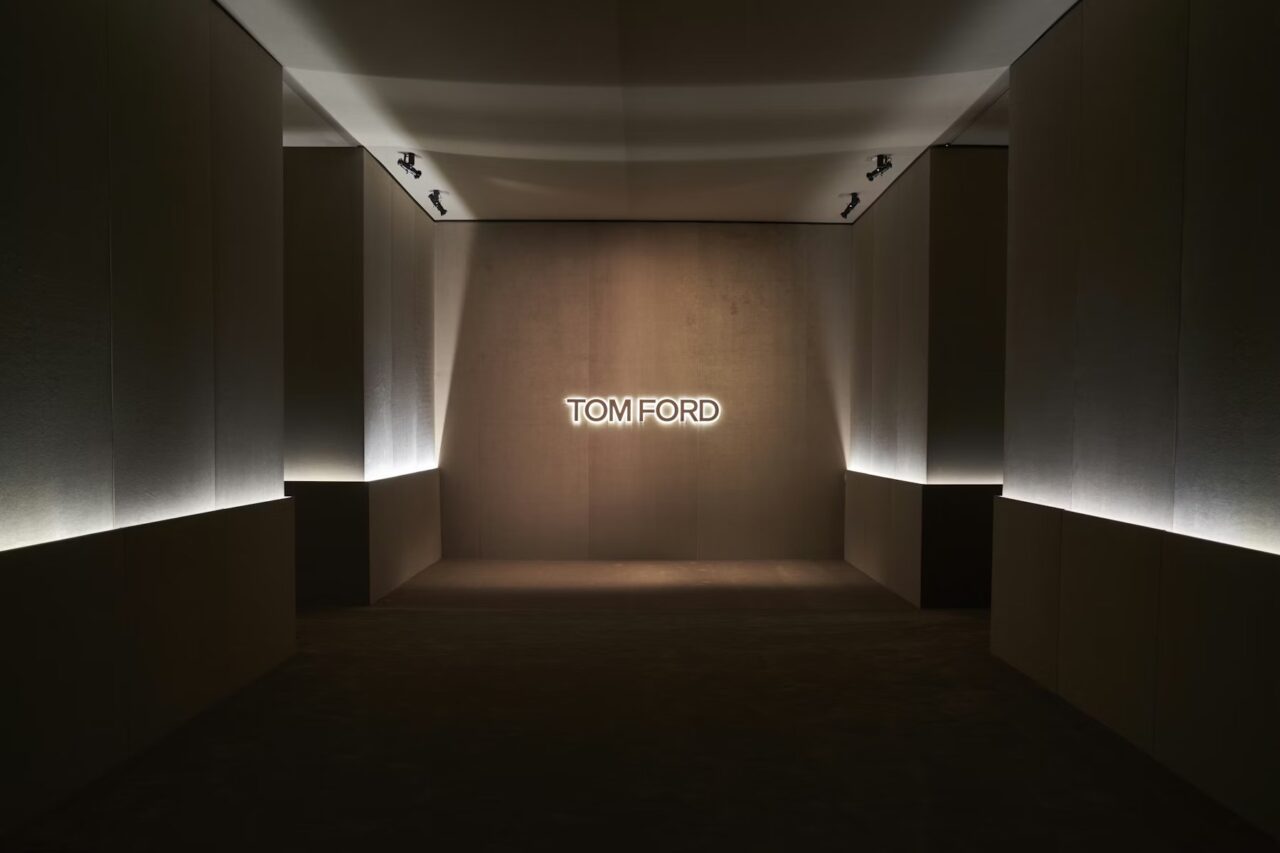 Tom Ford Spring/Summer 2024 > LIGHT DESIGN