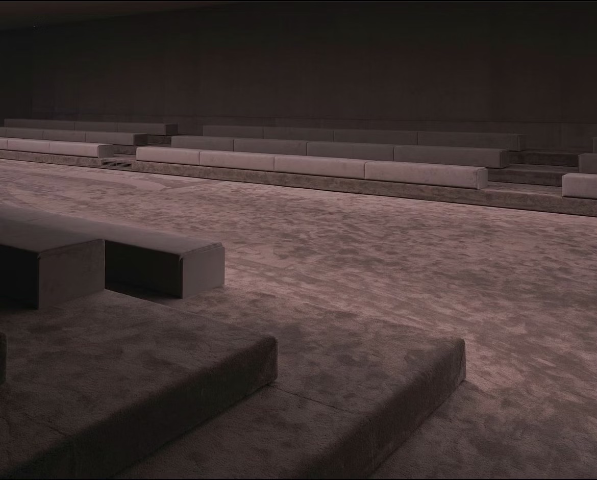 Tom Ford Spring/Summer 2024 > LIGHT DESIGN