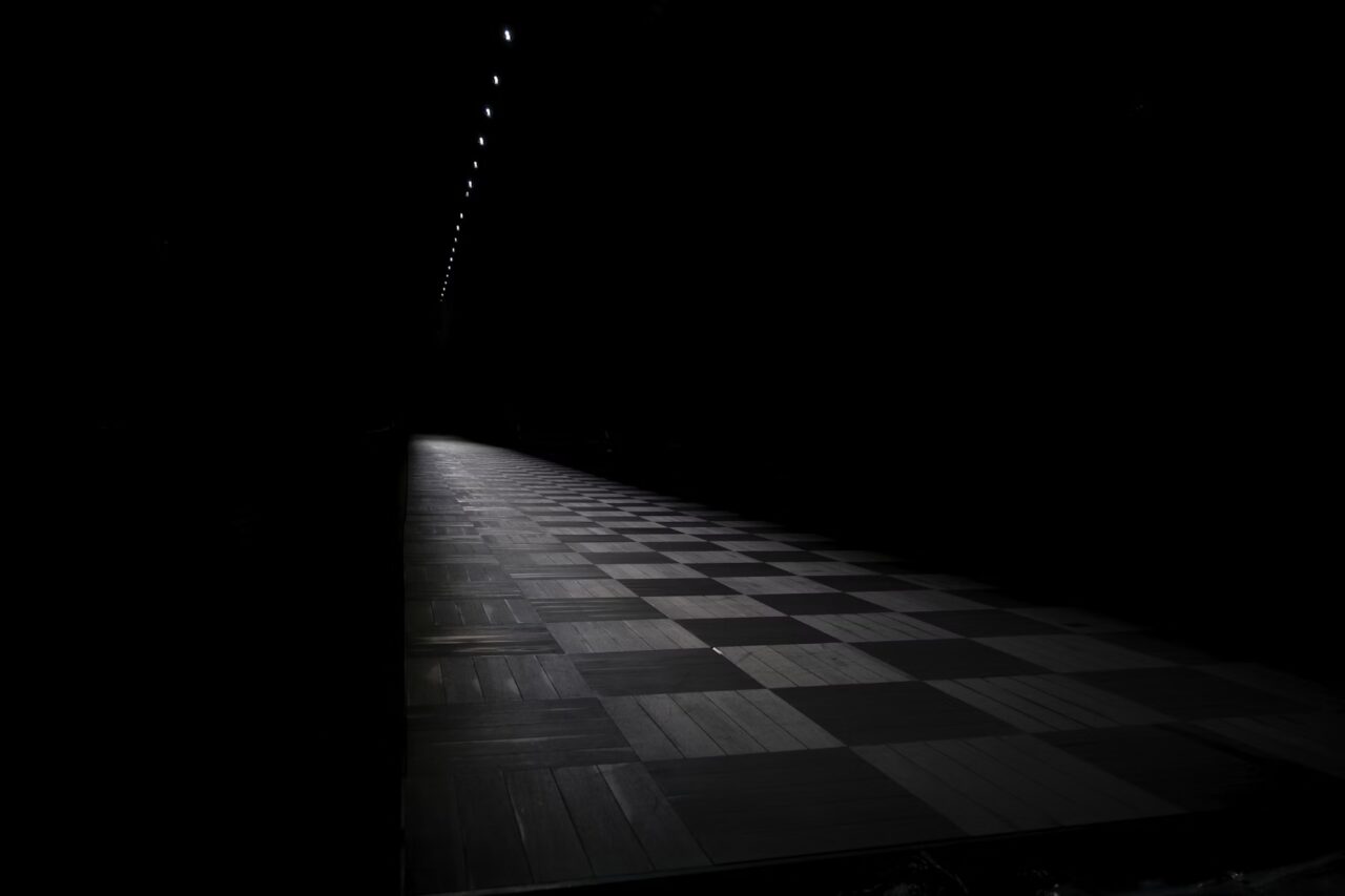 Ann Demeulemeester Fall/Winter 2023 > LIGHT DESIGN - dscf4542-copy