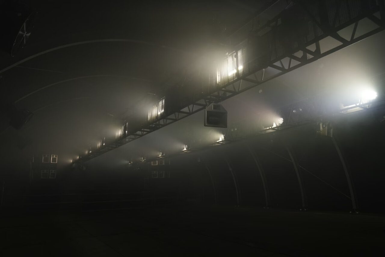 Dekmantel Festival 2025 > STAGE SCENOGRAPHY AND LIGHT DESIGN