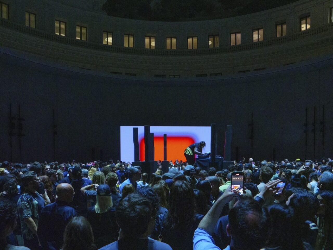 Carte Blanche to Arthur Jafa, Robert Hood + Crystallmess > SCENOGRAPHY AND LIGHT DESIGN