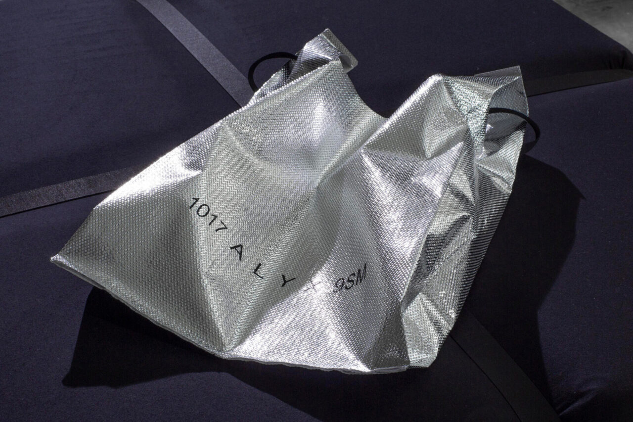 1017-ALYX-9SM, Packaging