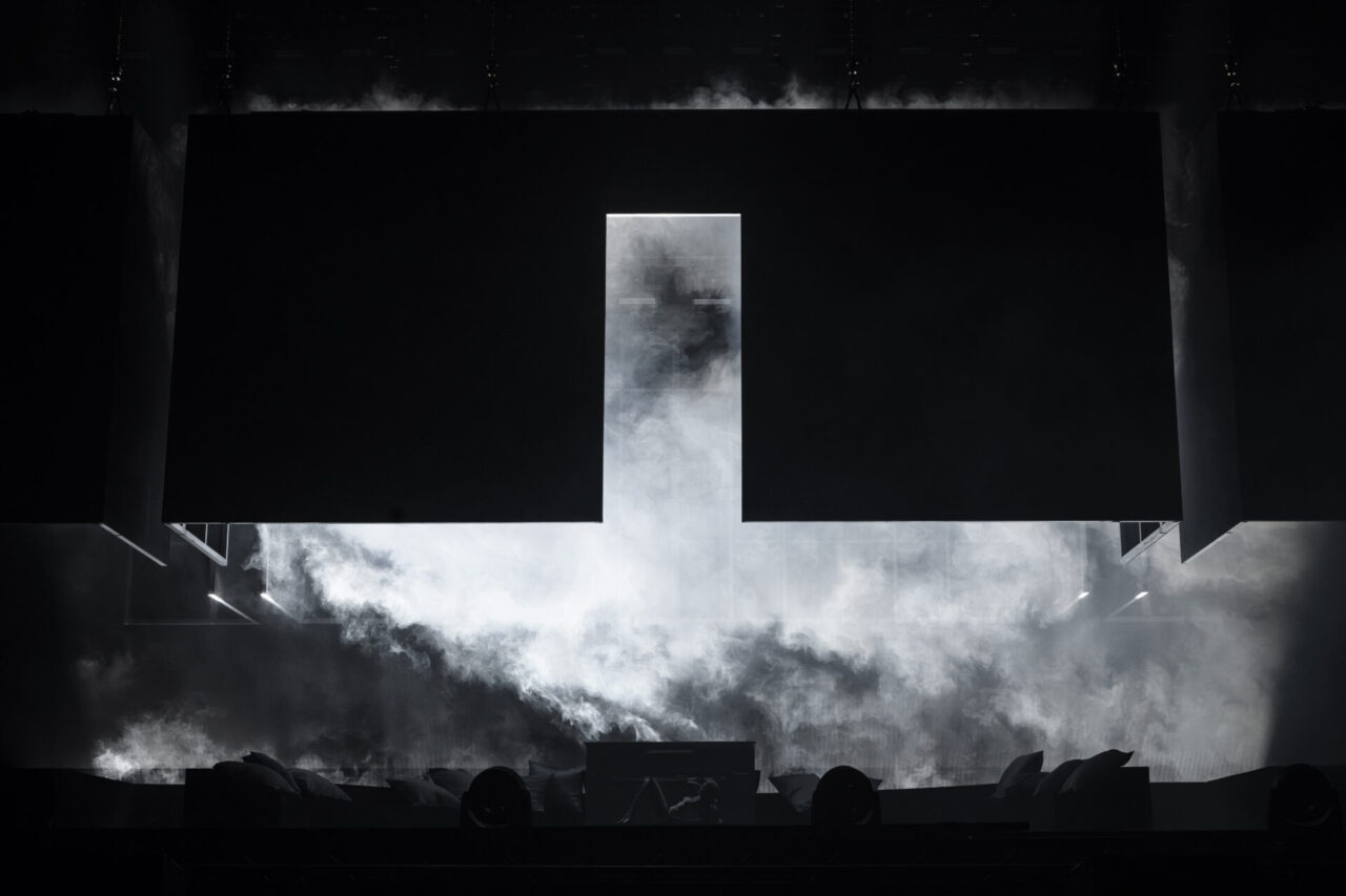 Bad Gyal World Tour > SCENOGRAPHY AND LIGHT DESIGN - Bad Gyal World Tour > SCENOGRAPHY AND LIGHT DESIGN