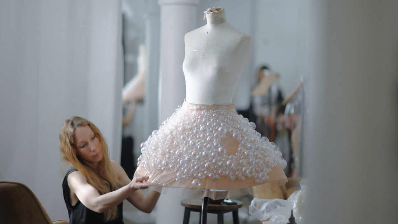 Iris van Herpen crafts “dissolving” Met Gala dress from 15,000 glass bubbles | 1